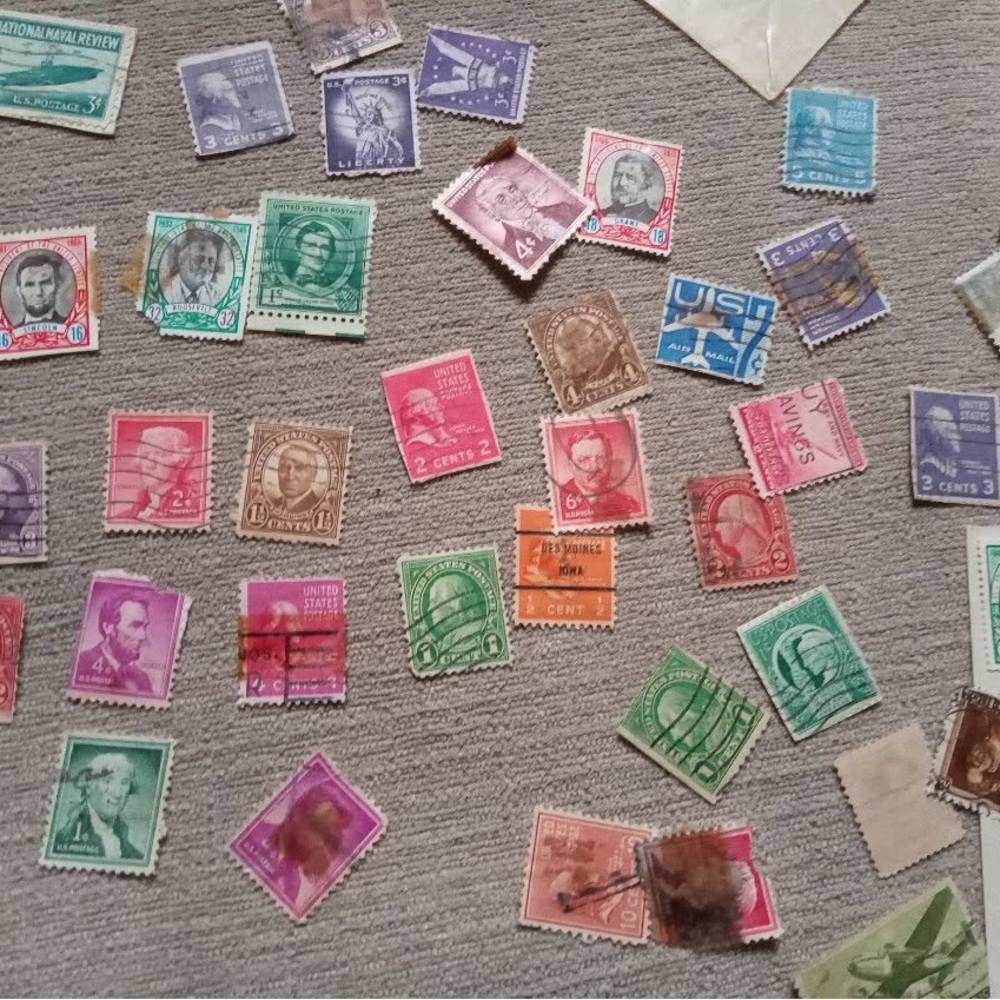 UNIF Multicolor Vintage Stamp Collection